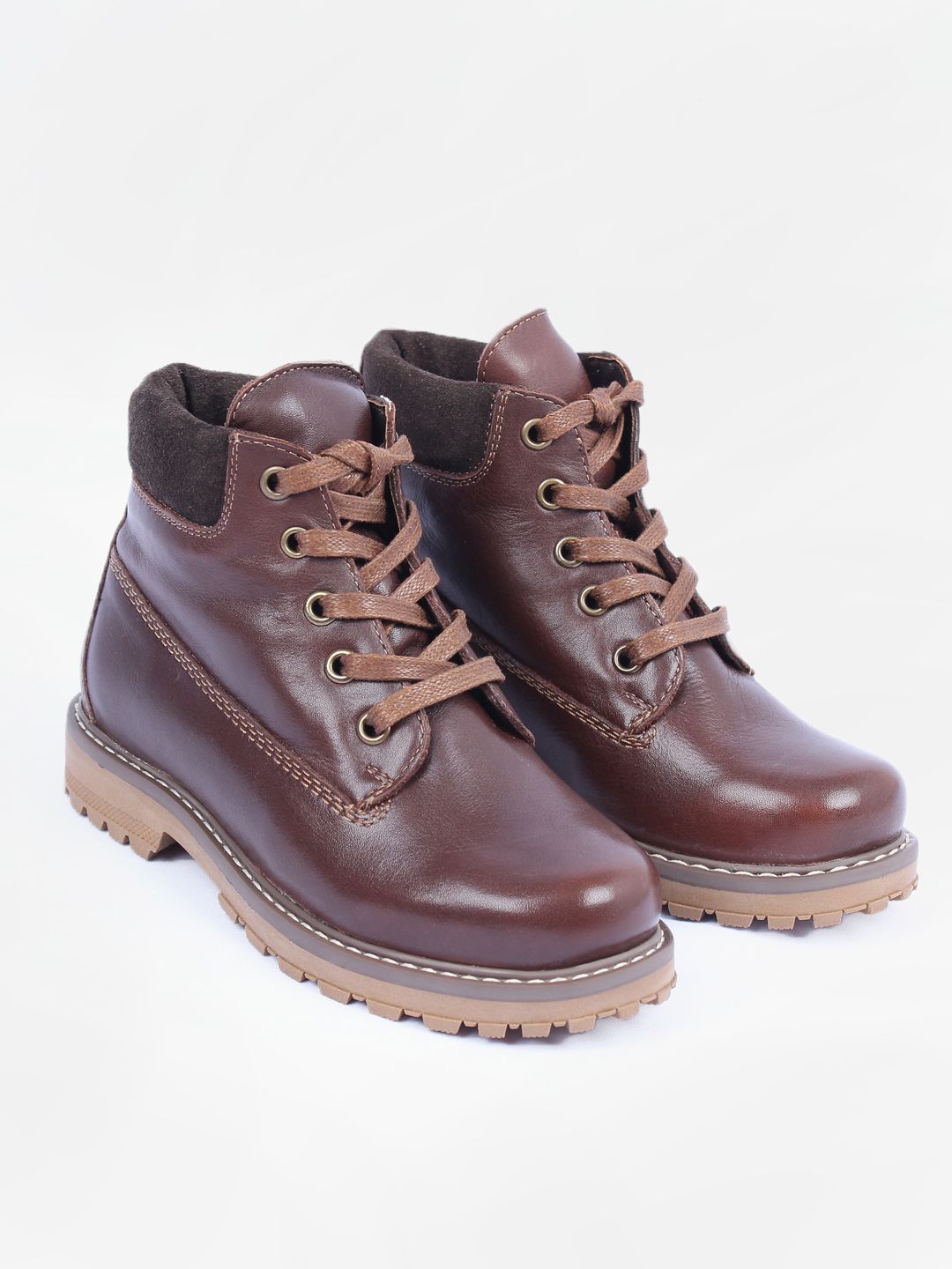 Children’s winter boots made of genuine leather, with fur lining, waterproof.