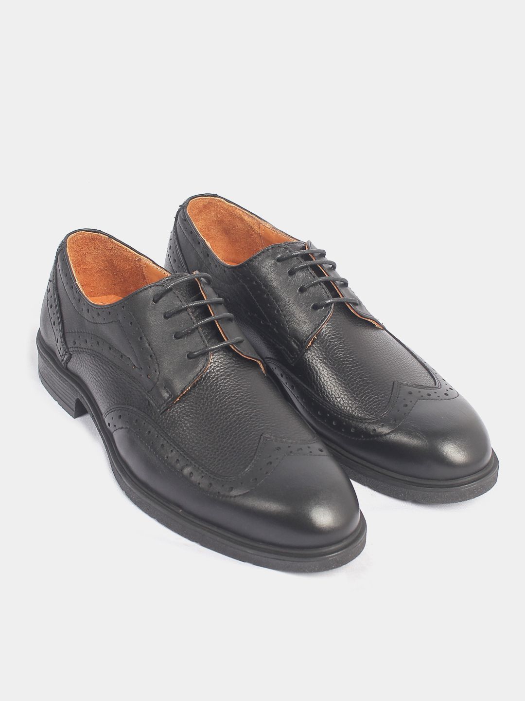 Men's shoes made of genuine leather